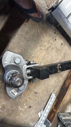 Husky Weight distribution hitch