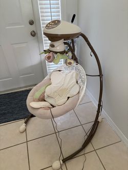 Baby swing Fisher Price