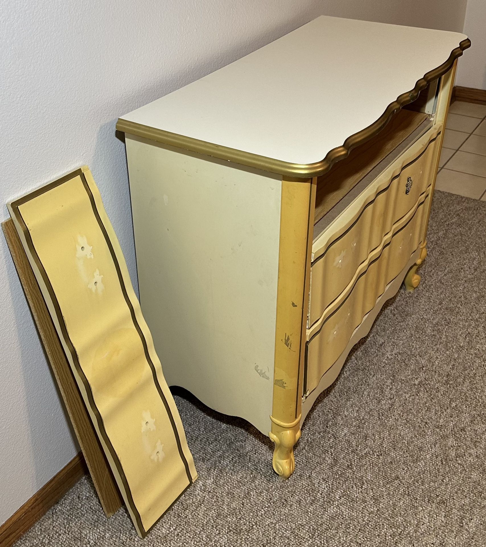 White/Cream, Blonde & Gold, Plastic & Wood 3-Drawer Dresser