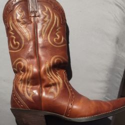 Ariat 8B Boots Worn 2 Hours!!!!!!!!!!!!!