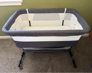 Baby Bassinet with Storage and Mattress