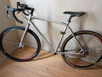 "L" specialized Tricross bike (no pedals)