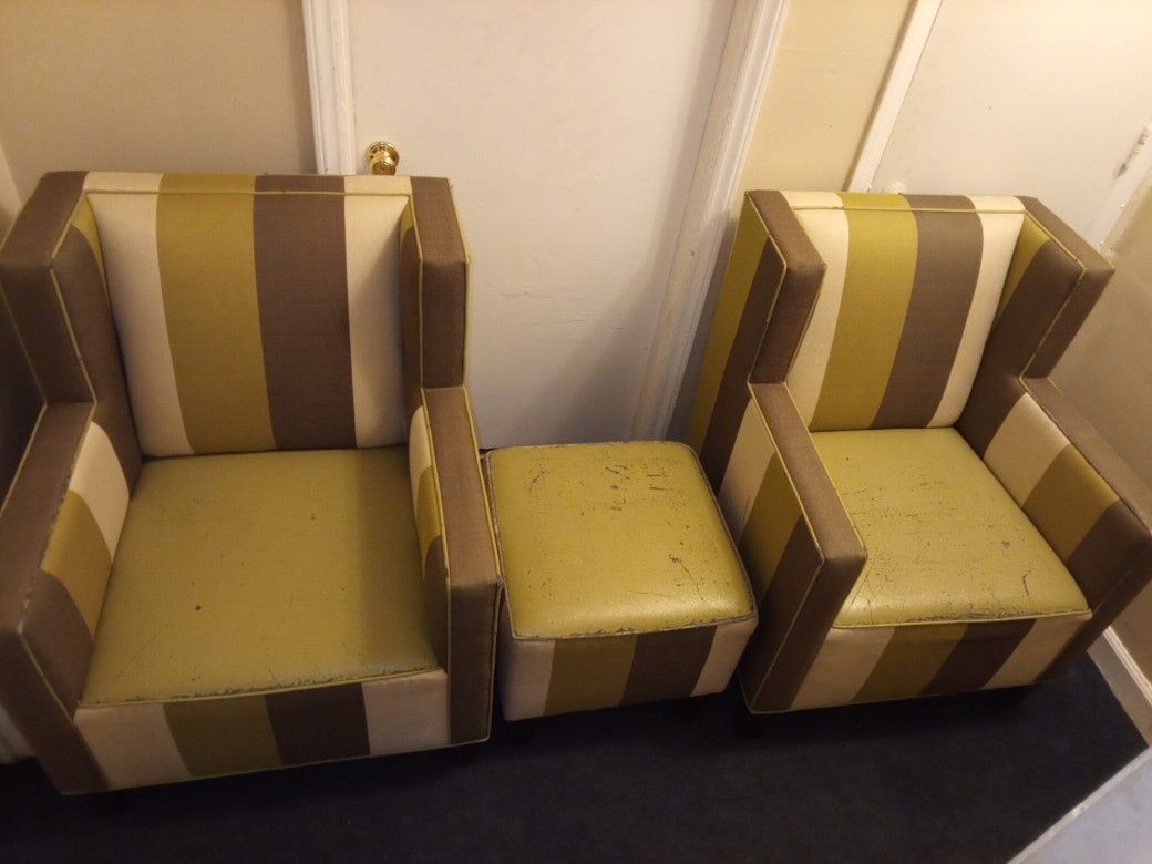 2 Chairs 2 Ottomans $40 For One  $70 For All 