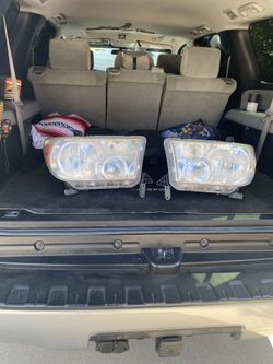 2014 Toyota sequoia SR5 headlights