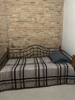 Day Bed with Trundle