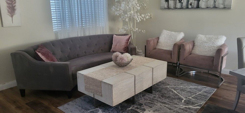 Sofa And 2 Chairs With Coffee Table