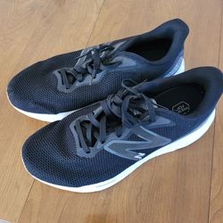 Kids shoes size 8