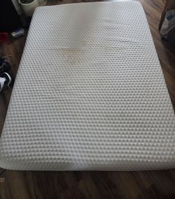 Queen Size Mattress - Bob-O-Pedic Eclipse Gel Memory Foam - 9" --- USED
