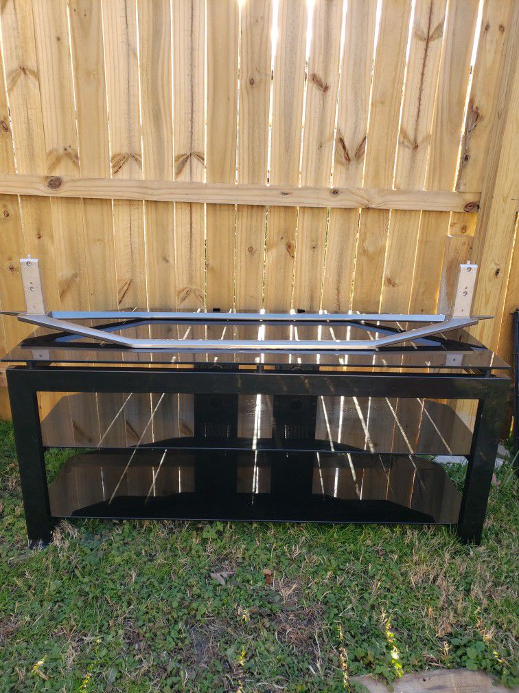 TV Stand (Suitable For Up To 75" As Shown)