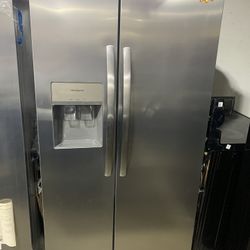 Refrigerator Side By Side Stainless Steel - Great Deal!