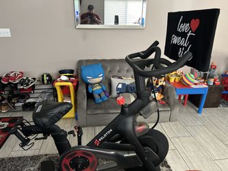 Peloton Bike 1250 Or Best Offer
