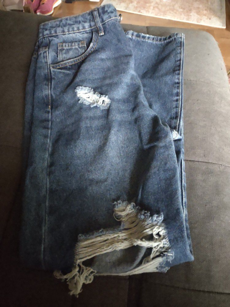 She-In Shred Look Jeans..$3