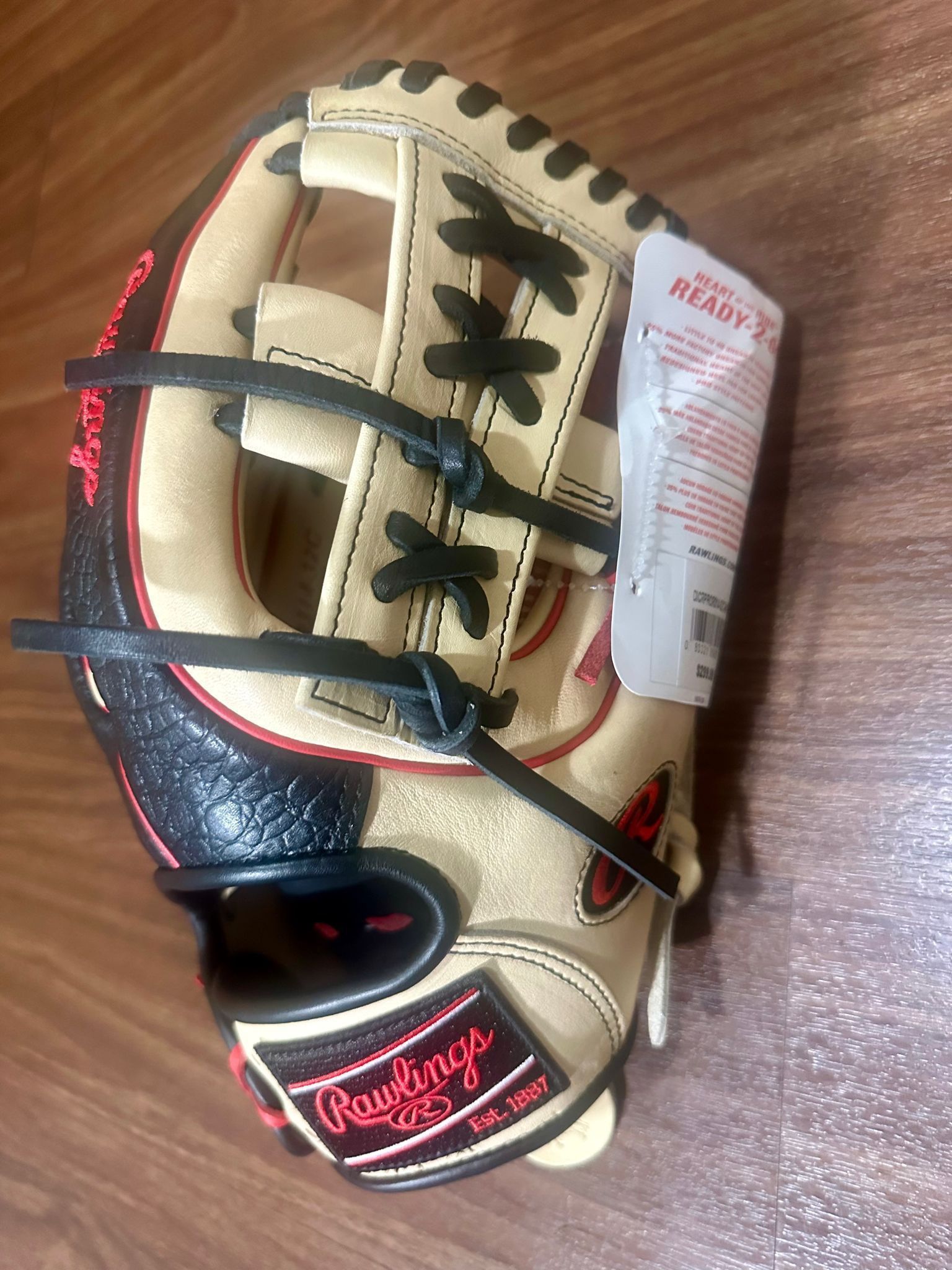 Baseball Gloves (Softball Gloves)