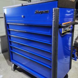 SNAP-ON TOOL BOX/CART