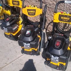 DEWALT 3100 PSI 2.3 GPM Cold Water Gas Pressure Washer with HONDA GCV170 Engine 