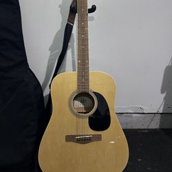 ACOUSTIC GUITAR