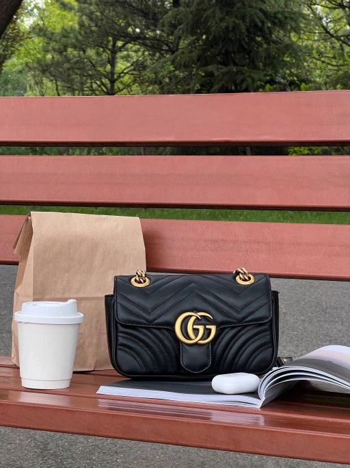 New black Gucci GG Marmont bag