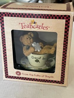2002 Boyds Teabearies 'Good Luck' resin figurine in its original box.