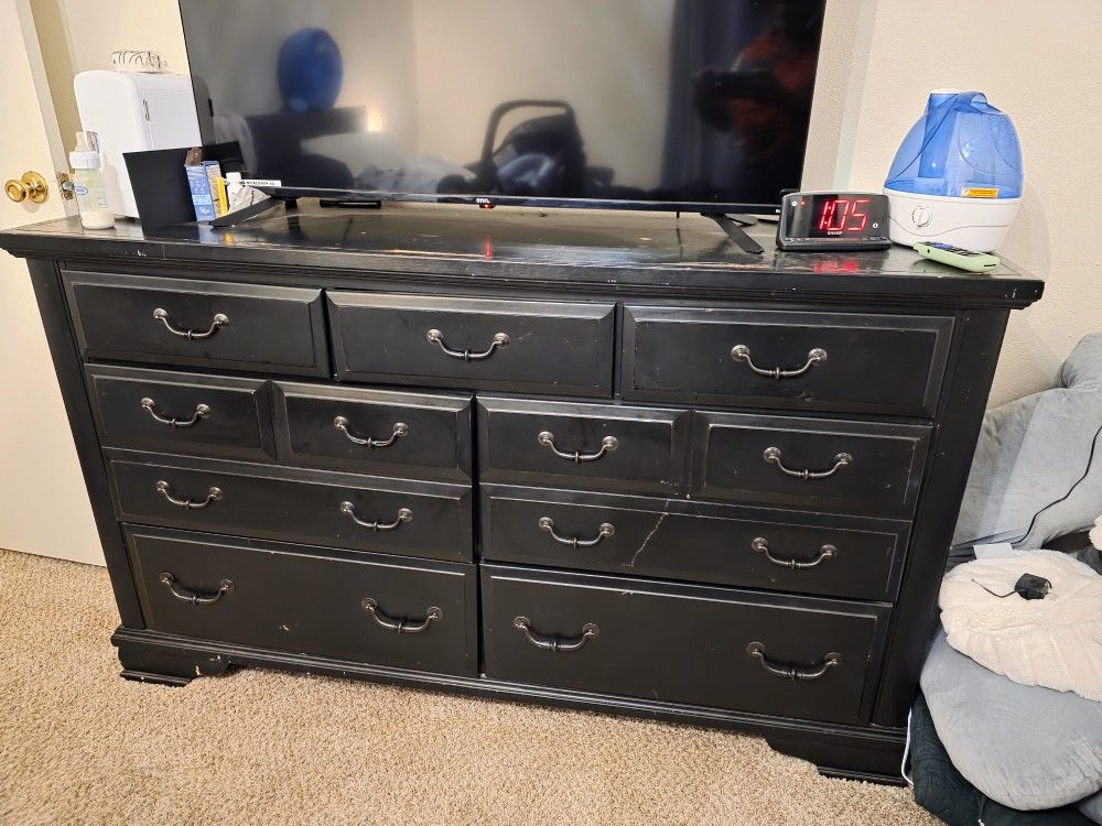 Dressers Silver oak