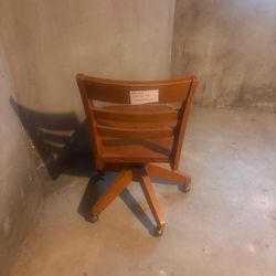 Desck chair