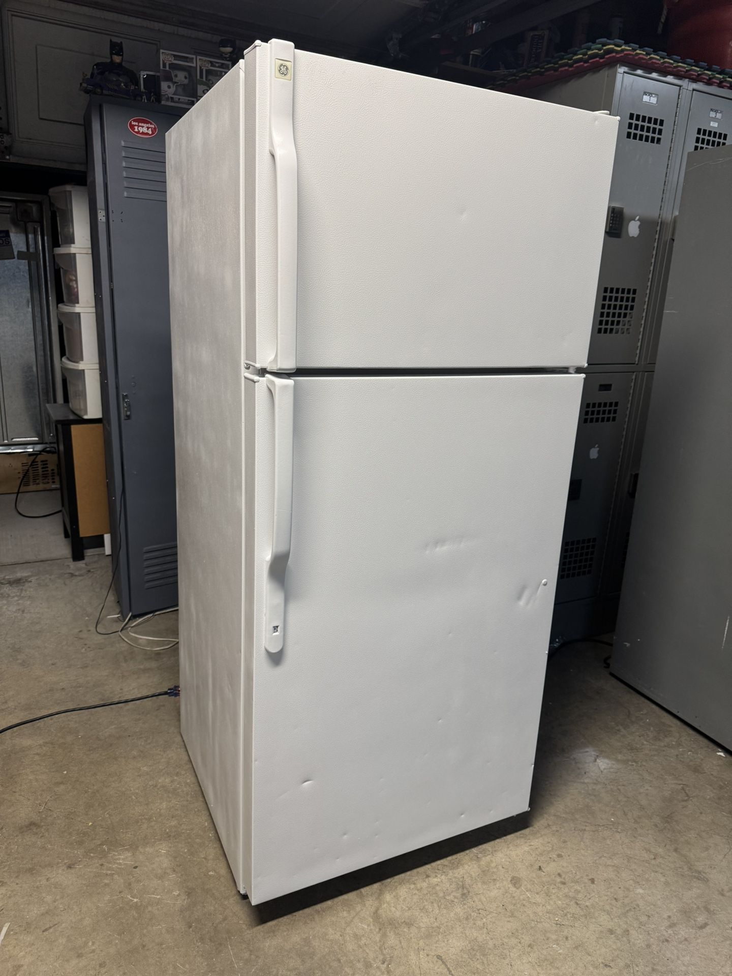 Refrigerator 