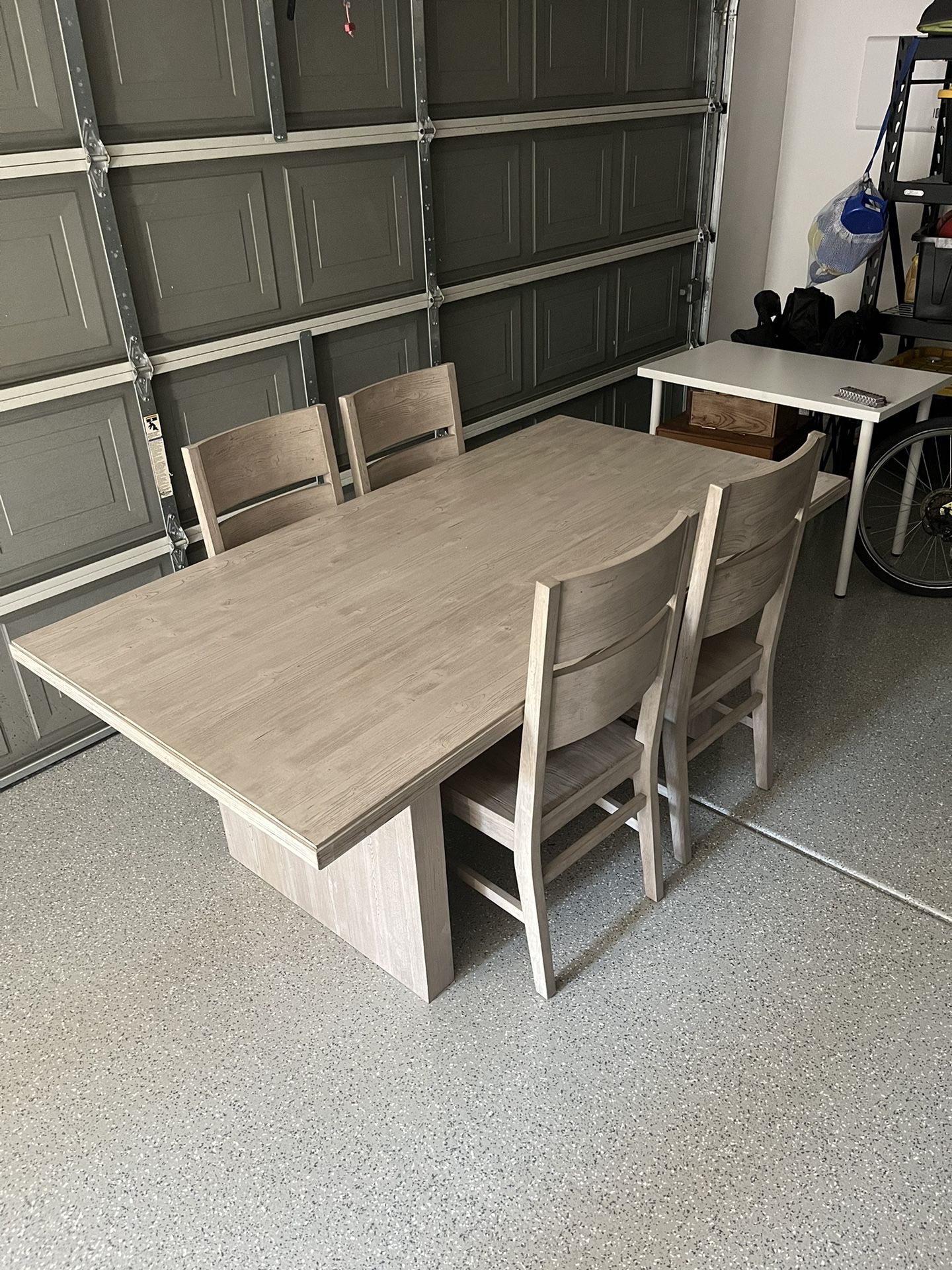 Pier 1 Table And Chairs