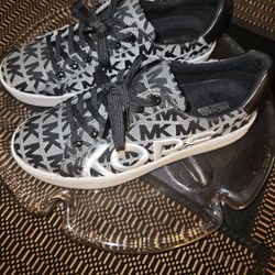 Michael  Kors  Sneakers