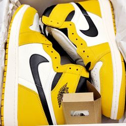 Size 13 Nike Air Jordan 1 Retro High OG Yellow Ochre DZ5485-701.
New with box.
