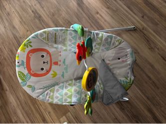 Vibrating baby bouncer