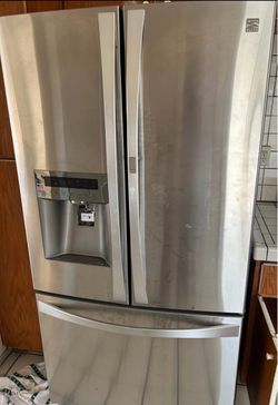 Big Refrigerador with ice maker