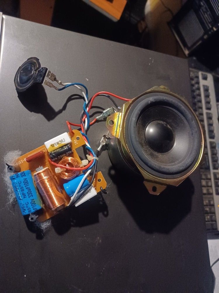 0.75" DOME TWEETER 3 1/4" WOOFER WITH CROSSOVER 20-125 WATTS 89 dB 6 OHMS $20 FINAL PRICE