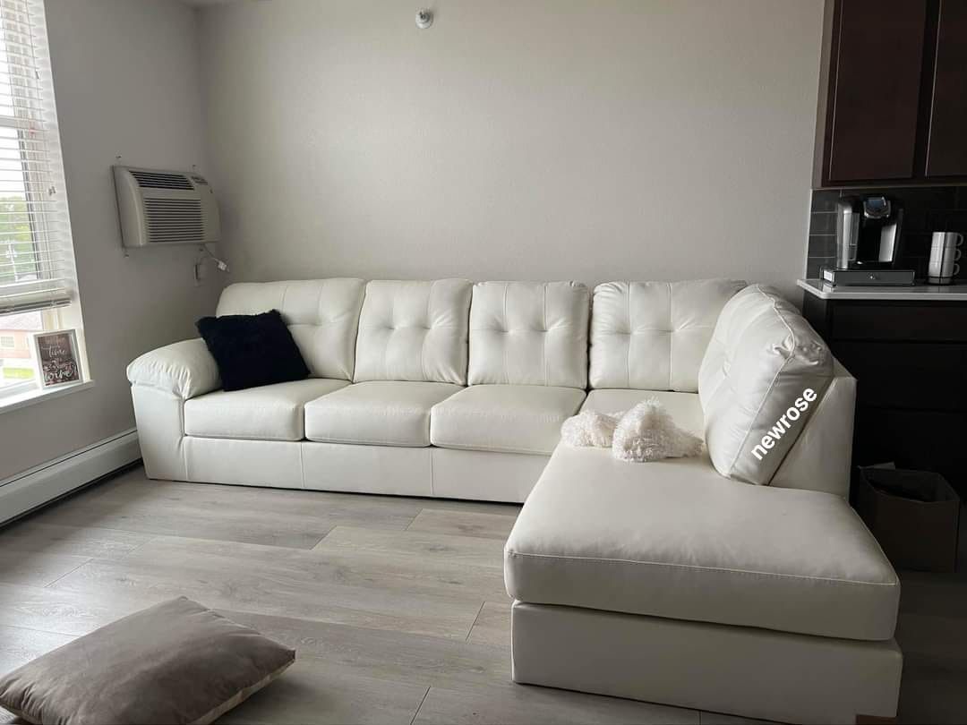 $40 Down Payment/ Finance🍀🍀 Donlen White RAF Corner Chaise Sectional🍀🍀Same Day Delivery 🍀