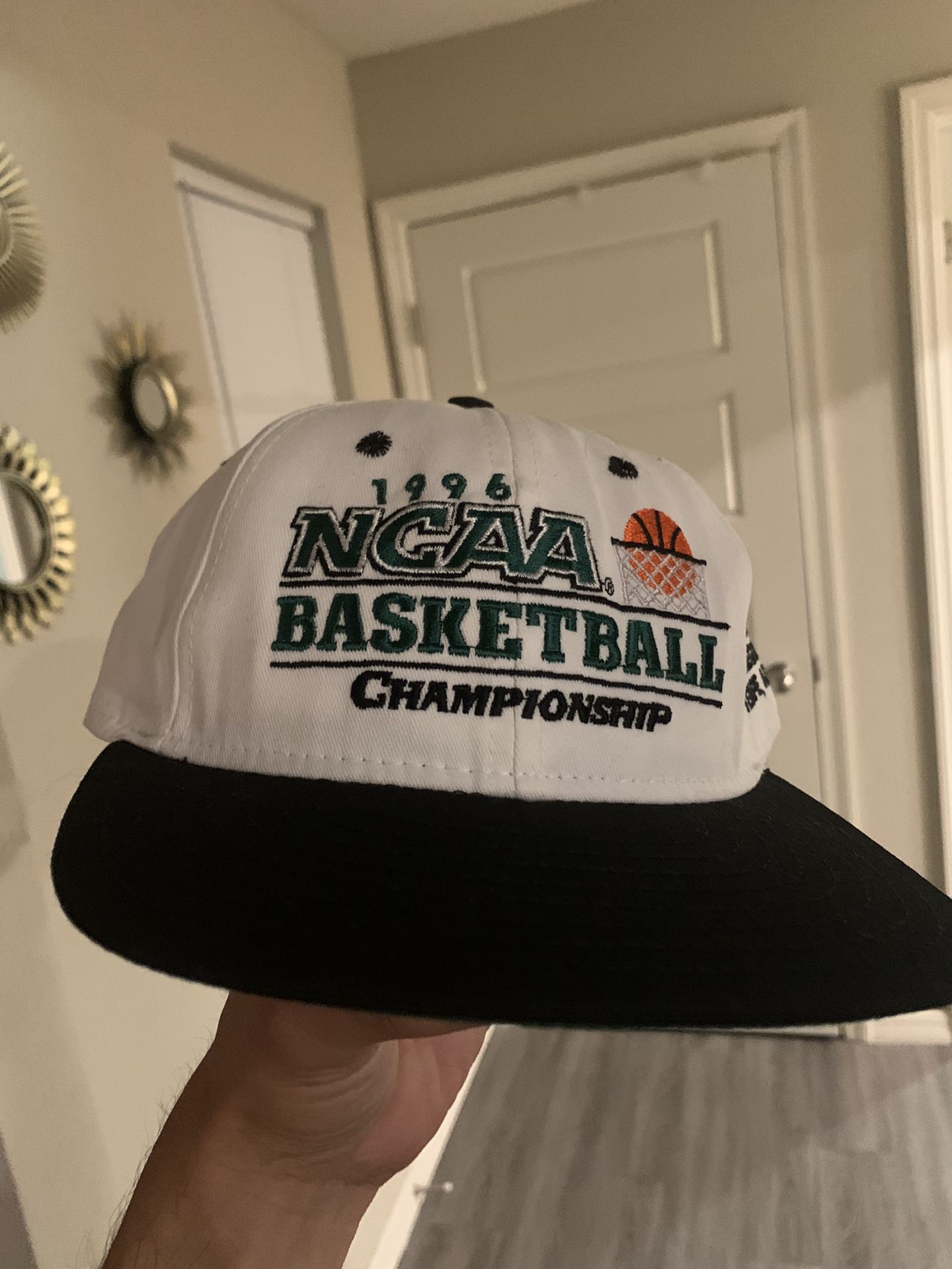 Vintage 1996 NCAA Basketball Championship Hat