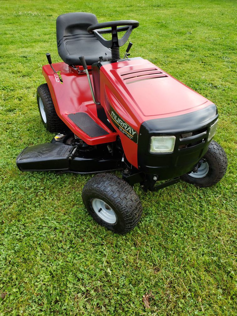 Murray riding lawn mower tractor. Free delivery!!