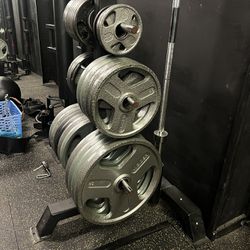 345lb  Weight Plate Set With Barbell