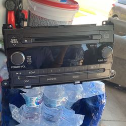 2014 Sienna Stock Radio 