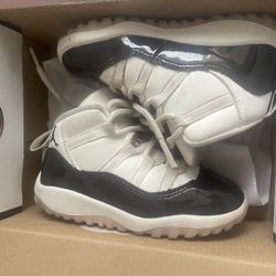 Size 8 Jordan 11
