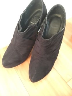 G by Guess high heels size 7 1/2. Great Condition Worn Once