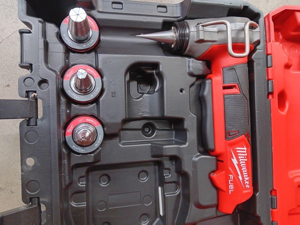 MILWAUKEE M12 CORDLESS FUEL BRUSHLESS EXPANSION TOOL