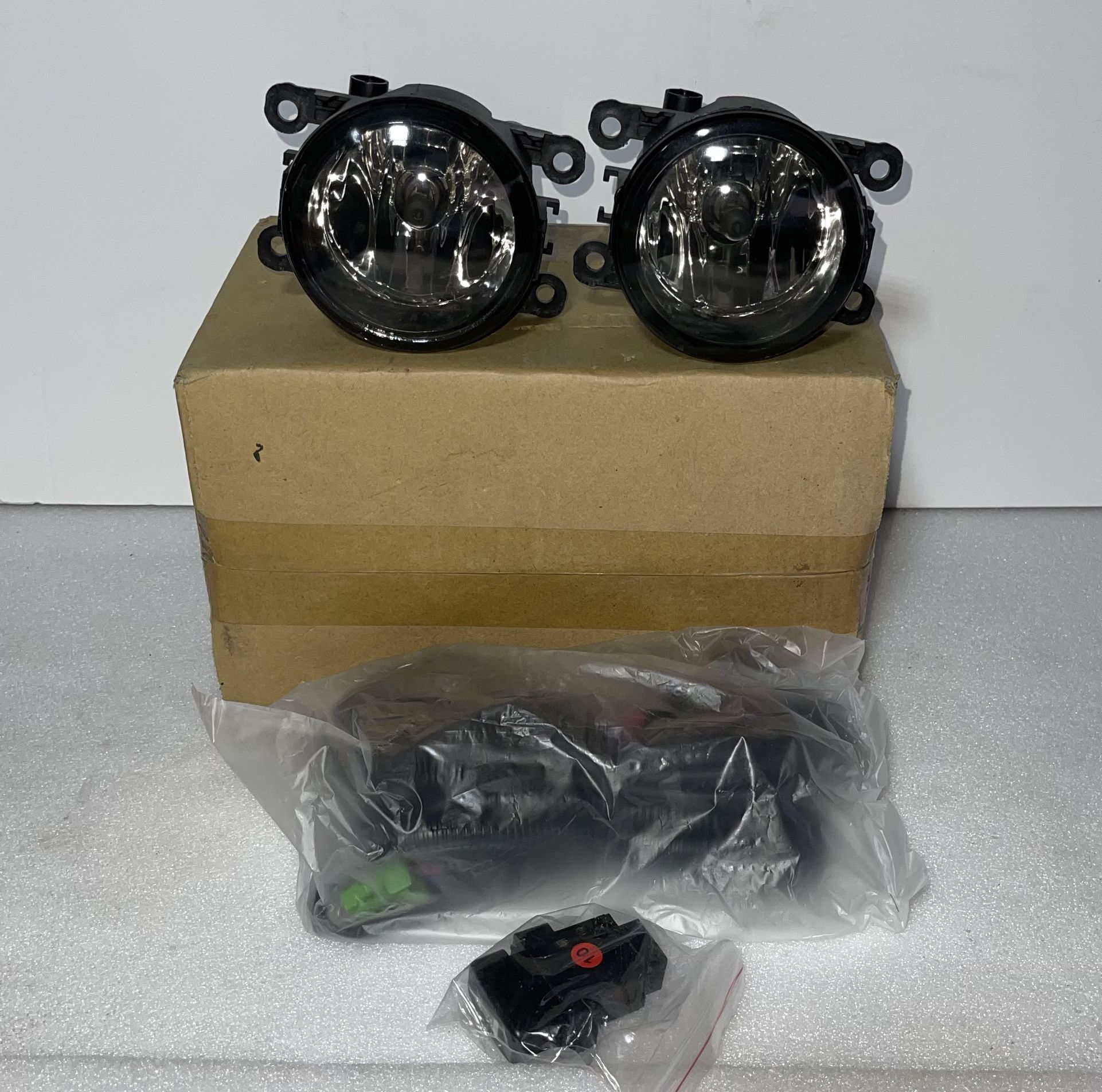 Mitsubishi Montero Smoked Fog Lights for 2010 to 2014