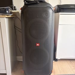 JBL PartyBox 710 Portable Party Speaker with Built-In Lights