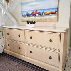 SOLID WOOD DRESSER LARGE DEEP DRAWERS DELIVERY AVAILABLE 