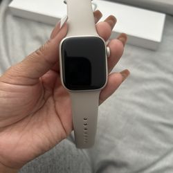 Apple Watch Series 7 Starlight
