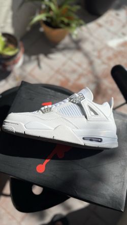 Jordan 4 white trainers. Size US 8.5 #sneakers #kicks