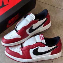 Jordan 1 Low Chicago 