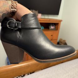 Dr. Scholls Bootie Size 9