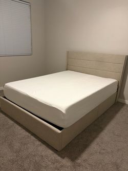 Queen Upholstery Hydraulic Bed With Mattress