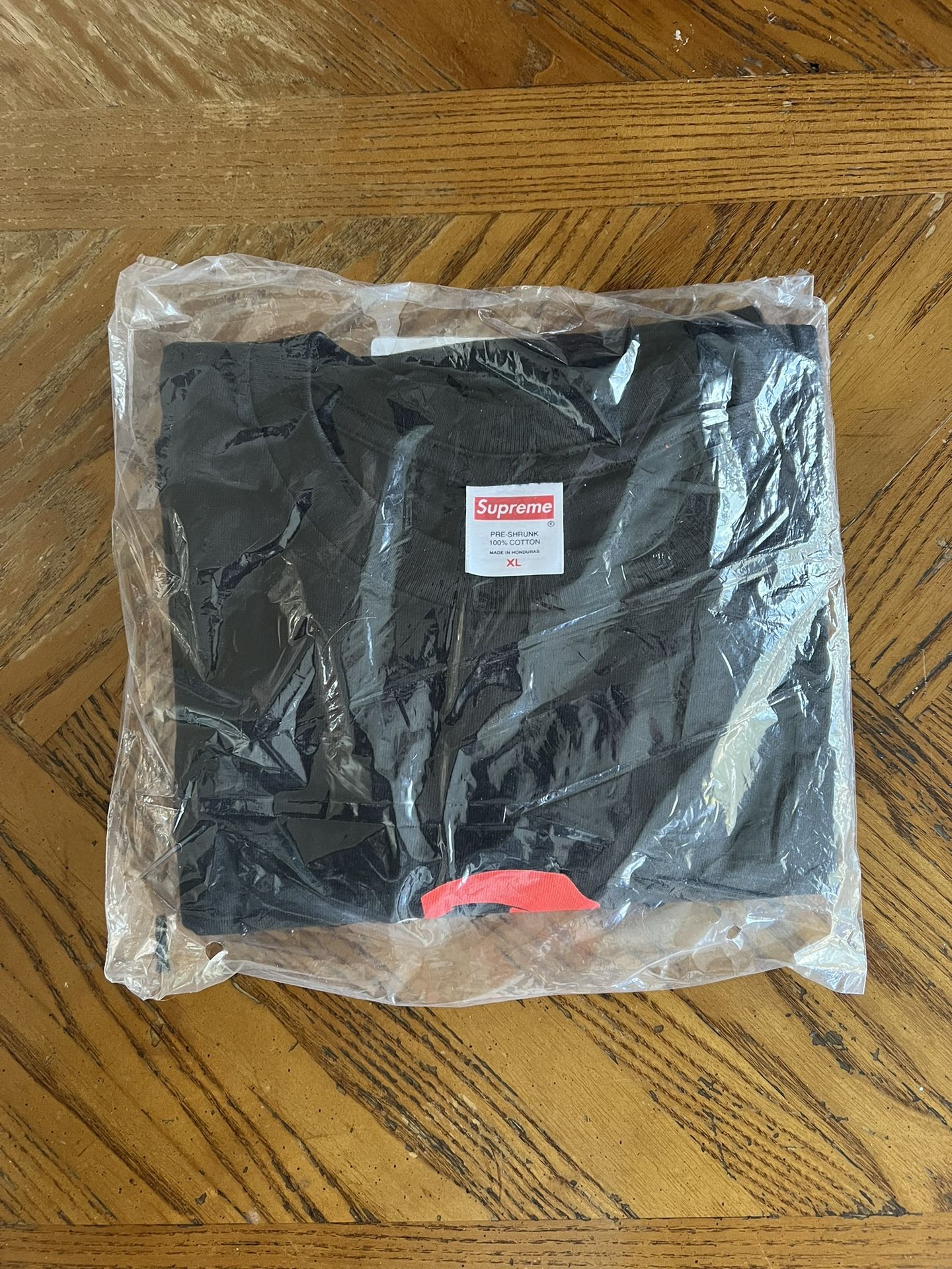 Supreme Grinch Tee Black Size XL Supreme Grinch Tee Black Size XL