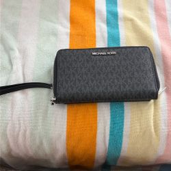 Michael Kors Smartphone Wallet