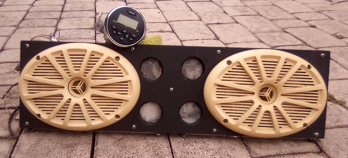 Jensen Boat Stereo System With Speakers 